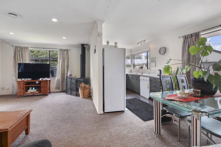 Photo of property in 68 Main North Road, Woodend, 7610