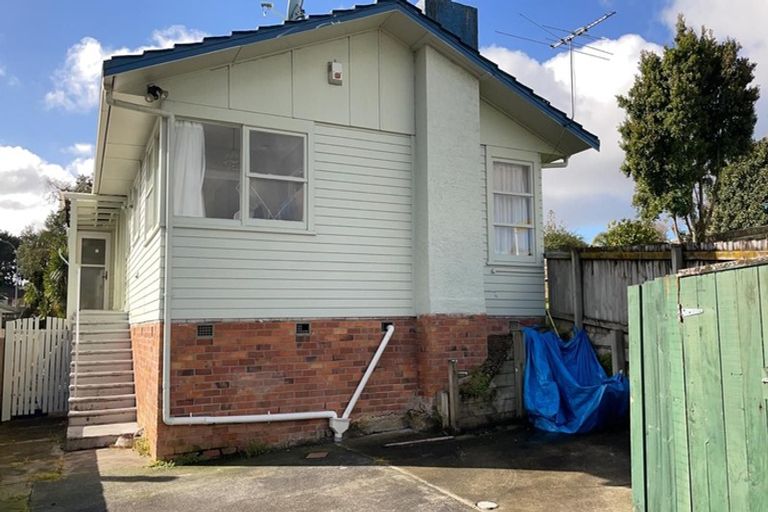Photo of property in 105 Barrys Road, Glendene, Auckland, 0602