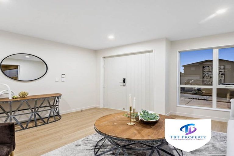 Photo of property in 17 Bushfield Drive, Flat Bush, Auckland, 2019