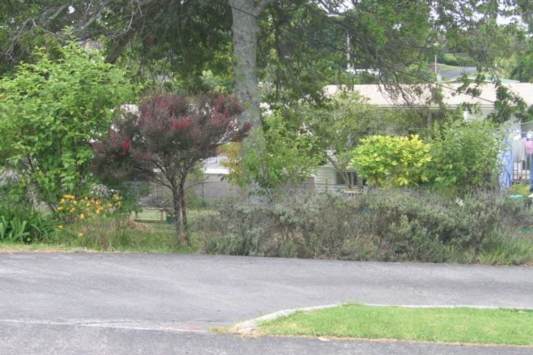 Photo of property in 2/2 Clare Place, Glenfield, Auckland, 0629