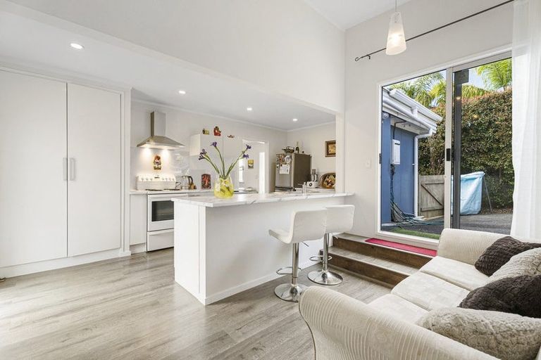 Photo of property in 13 Rimu Road, Stanmore Bay, Whangaparaoa, 0932