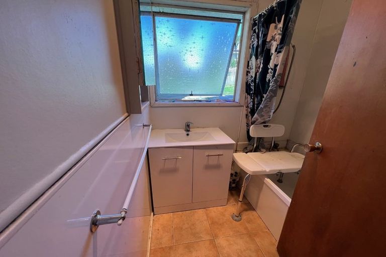 Photo of property in 23 Bellringer Road, Massey, Auckland, 0614