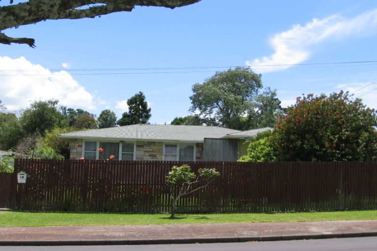 Photo of property in 14 Holbrook Street, Blockhouse Bay, Auckland, 0600