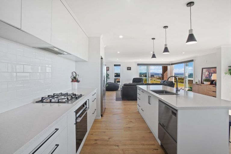 Photo of property in 9 Whata Street, Clarks Beach, 2122