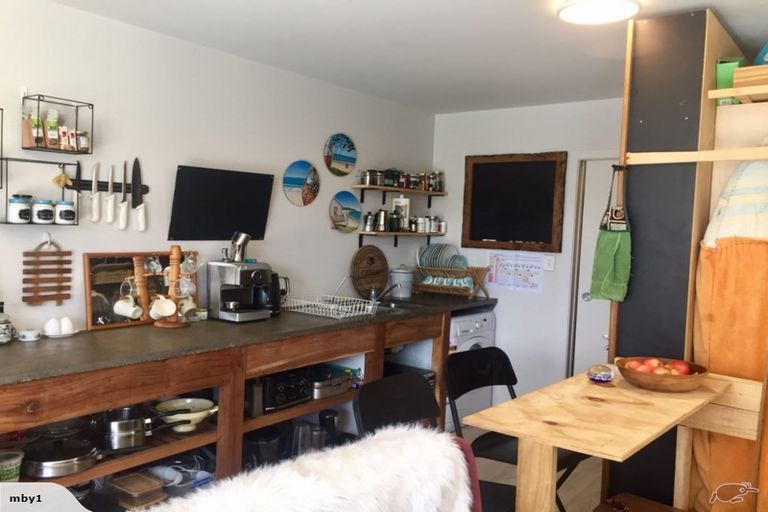 Photo of property in 7 Sauterne Road, Kumeu, 0810