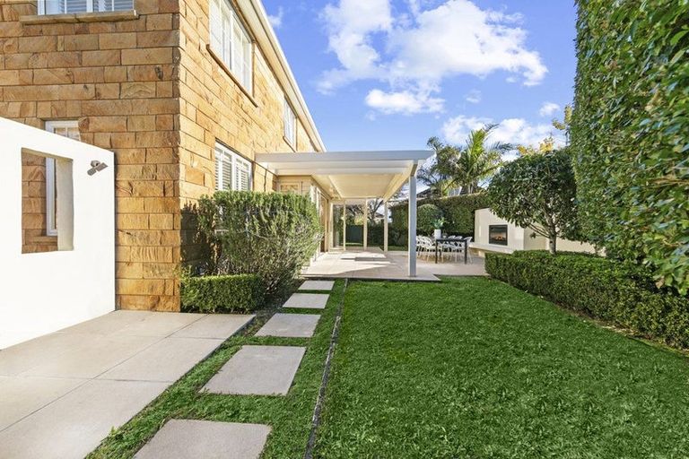 Photo of property in 12 Fairfield Lane, East Tamaki Heights, Auckland, 2016