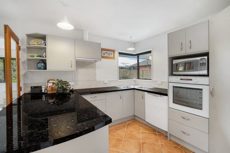 Photo of property in 2/47 Laing Crescent, Heathcote Valley, Christchurch, 8022