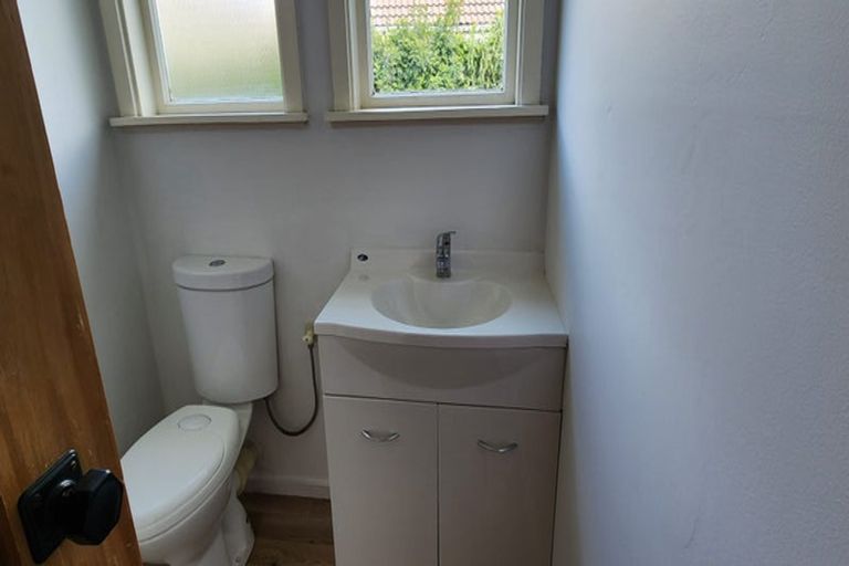 Photo of property in 77 Tahapa Crescent, Meadowbank, Auckland, 1072