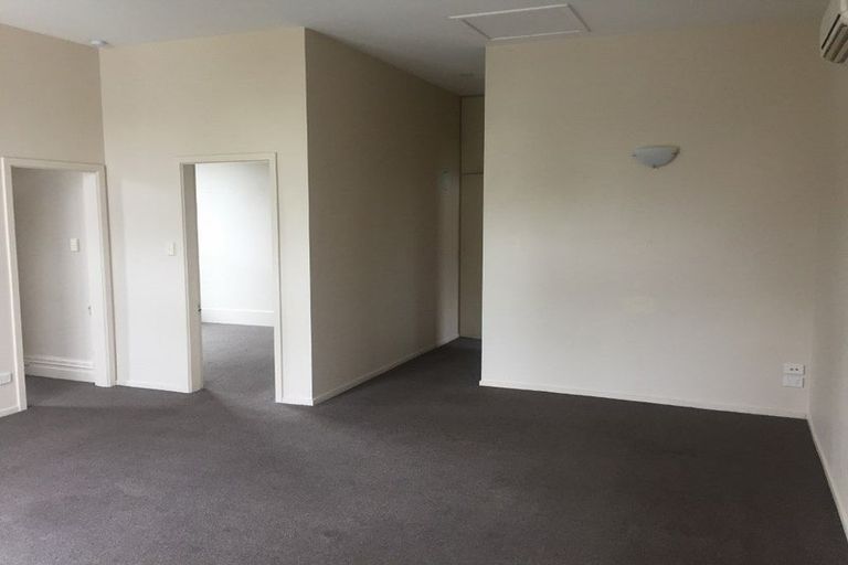 Photo of property in 55 Hills Road, Edgeware, Christchurch, 8013