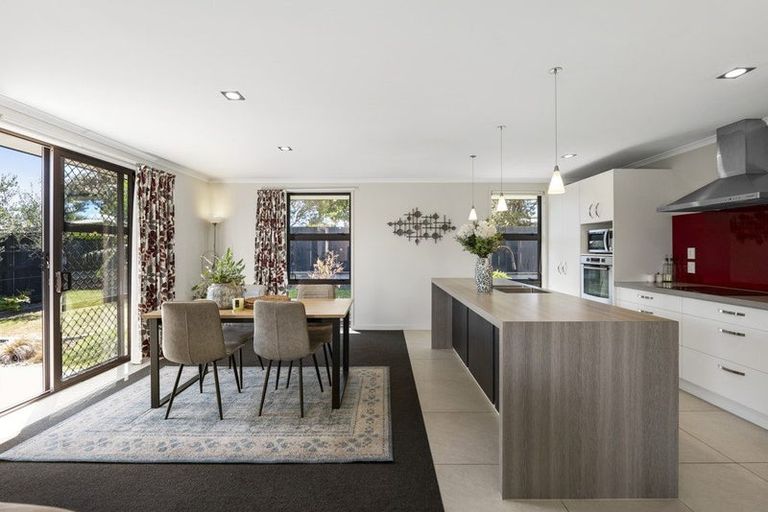 Photo of property in 10 Butterworth Crescent, Papamoa Beach, Papamoa, 3118