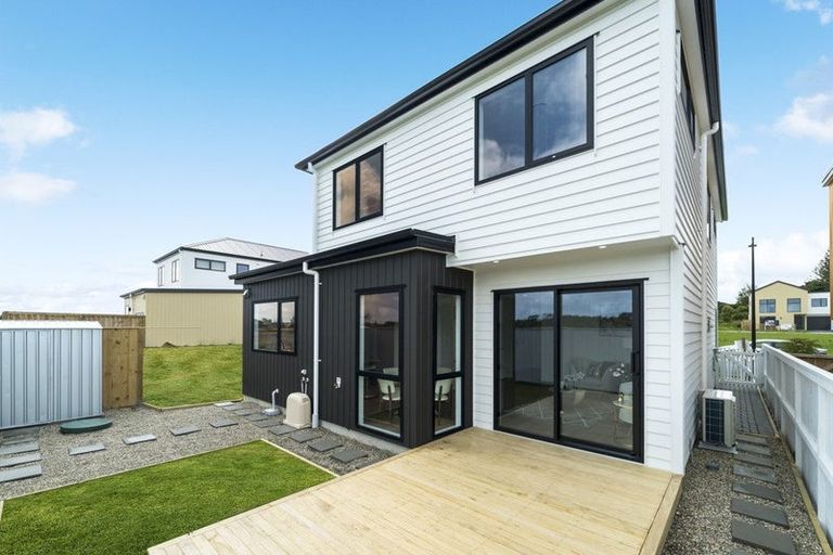 Photo of property in 20 Kaititiko Road, Rosehill, 2113