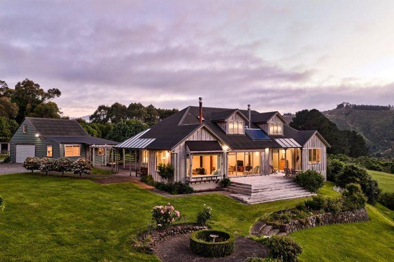 Photo of property in 92 Kaitawa Road, Hautere, Otaki, 5582