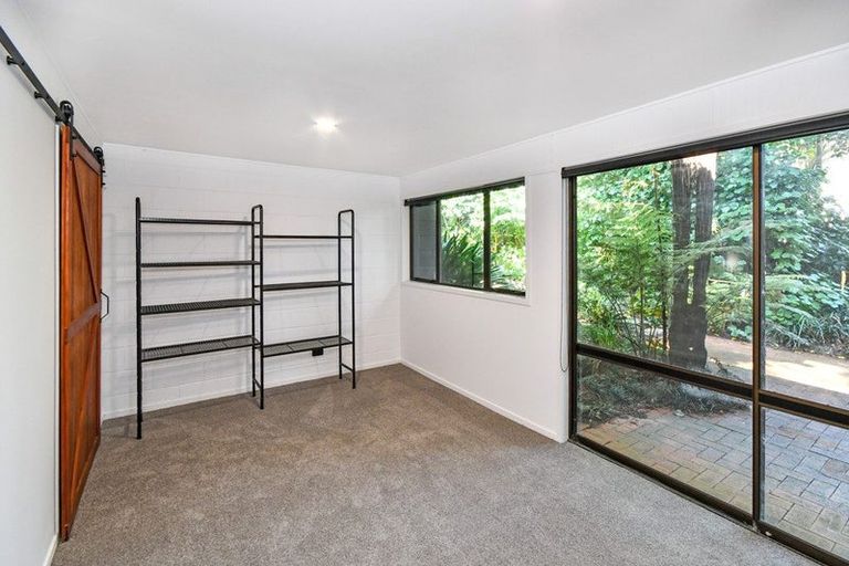 Photo of property in 30 Scenic Drive, Hillpark, Auckland, 2102