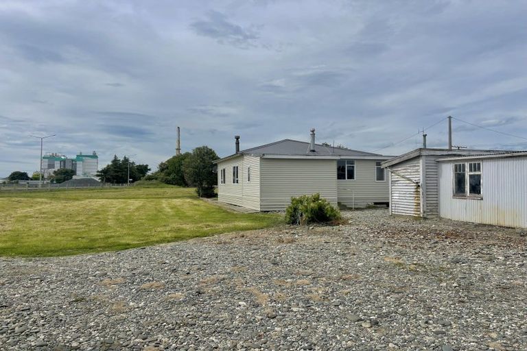 Photo of property in 50 Seaward Road, Edendale, 9825