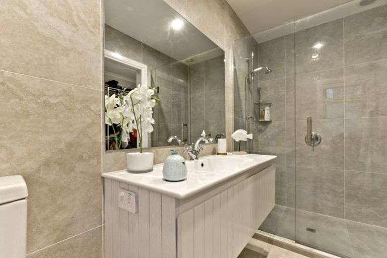 Photo of property in 22 Marae Road, Greenhithe, Auckland, 0632