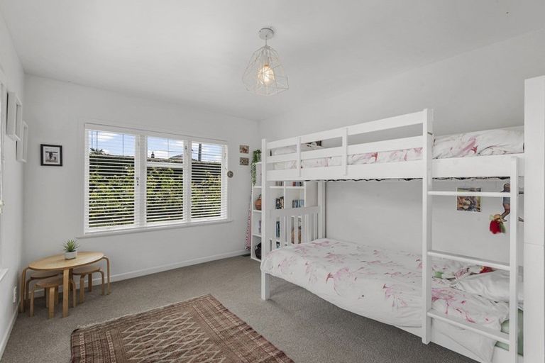 Photo of property in 5 Coronation Street, Belmont, Auckland, 0622
