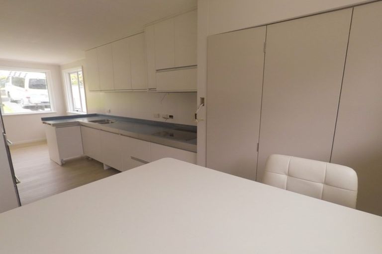 Photo of property in 38 Taylor Terrace, Tawa, Wellington, 5028