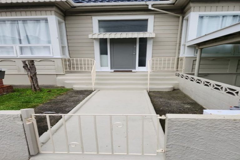 Photo of property in 22 Roy Street, Newtown, Wellington, 6021