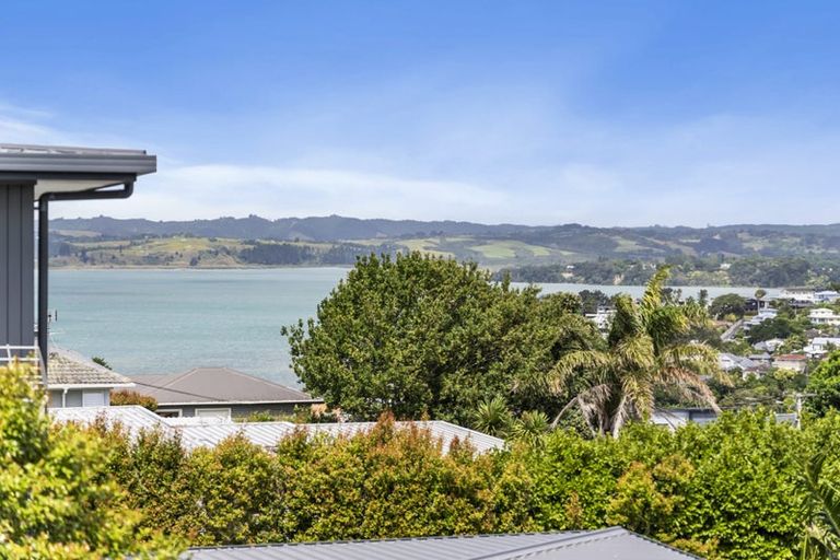 Photo of property in 10 Churchill Road, Cockle Bay, Auckland, 2014