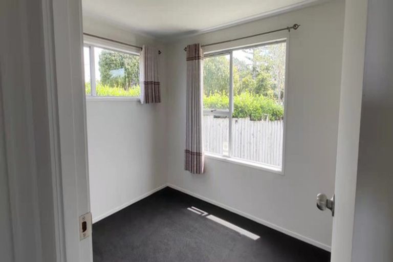 Photo of property in 32 Glen Road, Ranui, Auckland, 0612