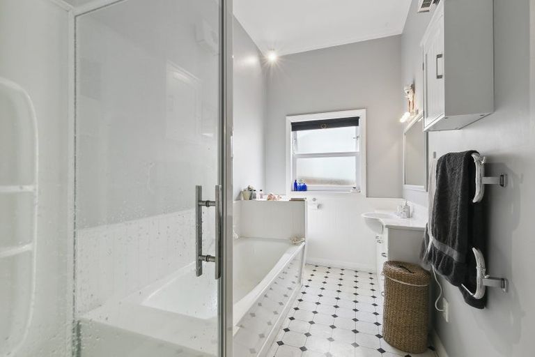 Photo of property in 42 Crawford Road, Kilbirnie, Wellington, 6022