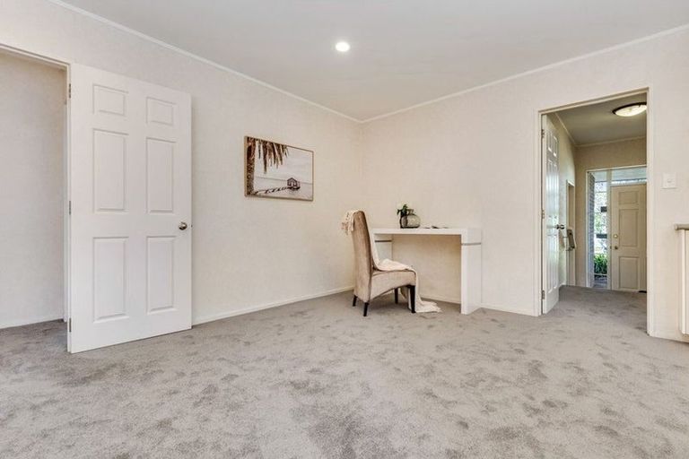 Photo of property in 10 Stewart Gibson Place, Manurewa, Auckland, 2105
