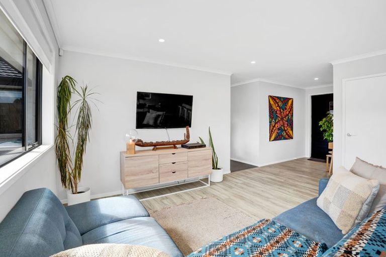 Photo of property in 60 Magnolia Drive, Westown, New Plymouth, 4310