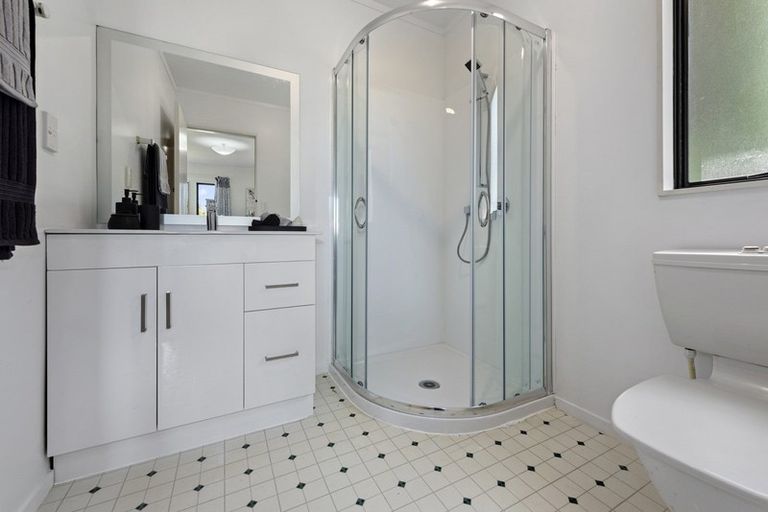 Photo of property in 72 Dowse Drive, Maungaraki, Lower Hutt, 5010