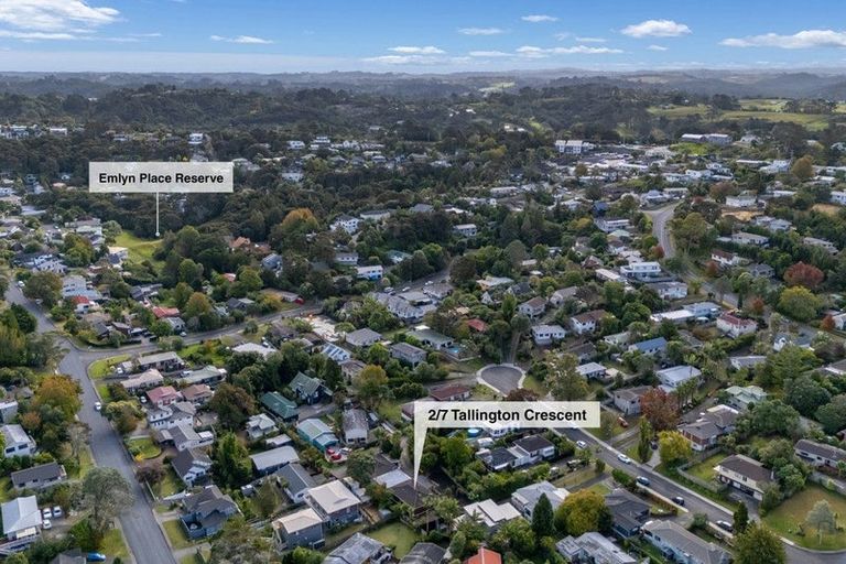 Photo of property in 2/7 Tallington Crescent, Torbay, Auckland, 0630