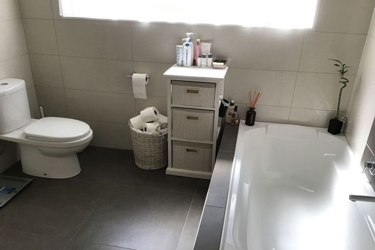 Photo of property in 18 Lithgow Drive, Otamatea, Whanganui, 4500