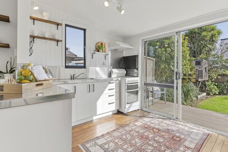 Photo of property in 9 Princes Street, Fitzroy, New Plymouth, 4312