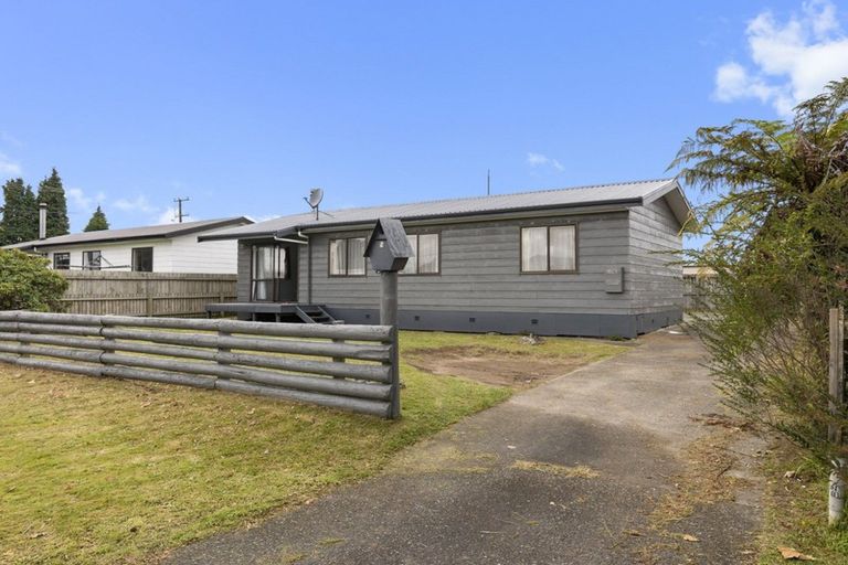 Photo of property in 2 Tania Crescent, Western Heights, Rotorua, 3015