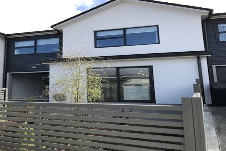 Photo of property in 19 Karearea Avenue, Kenepuru, Porirua, 5022