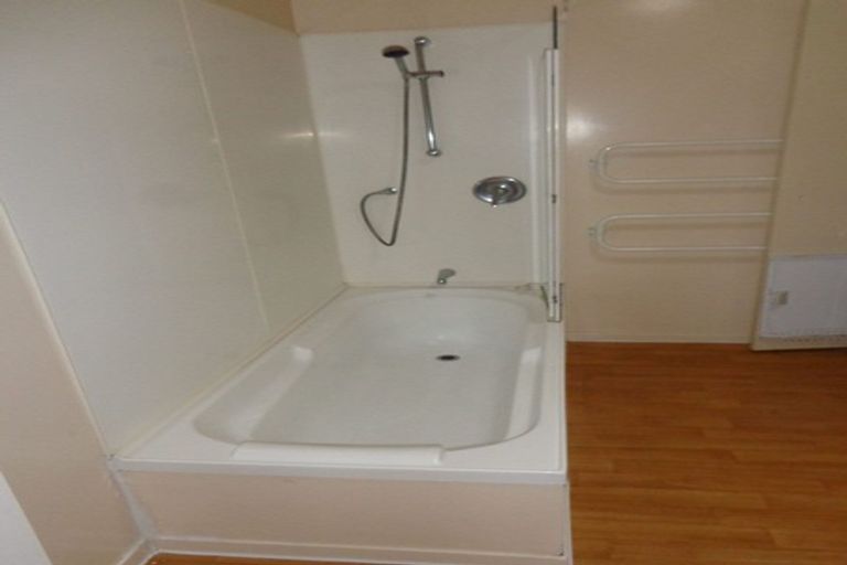 Photo of property in 6/15 Harbour View Road, Te Atatu Peninsula, Auckland, 0610