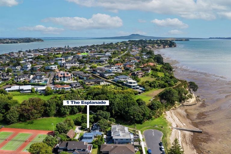 Photo of property in 1 The Esplanade, Eastern Beach, Auckland, 2012