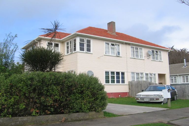 Photo of property in 122-124 Rangiora Avenue, Roslyn, Palmerston North, 4414