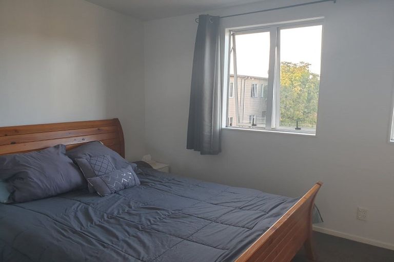 Photo of property in 433b West Coast Road, Glen Eden, Auckland, 0602