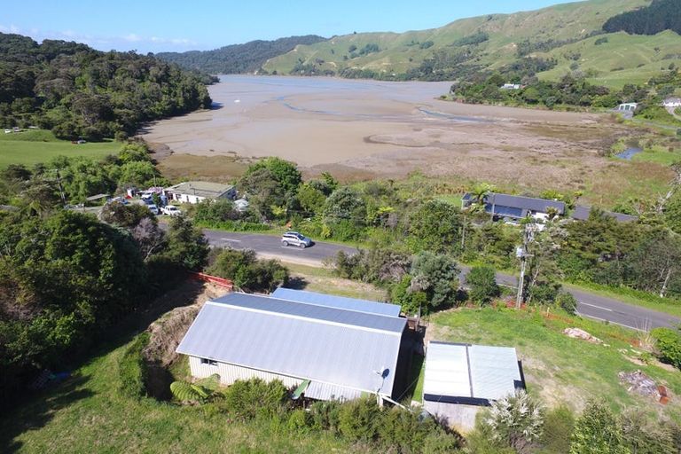 Photo of property in 675 Te Waitere Road, Taharoa, 3988