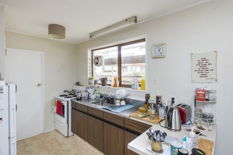 Photo of property in 104 Benmore Avenue, Cloverlea, Palmerston North, 4412