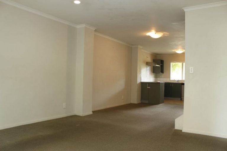 Photo of property in 19 Verdale Circle, Glen Eden, Auckland, 0602