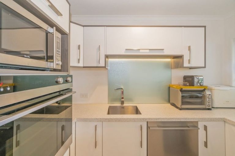 Photo of property in 20 Roseberry Place, Whitianga, 3510