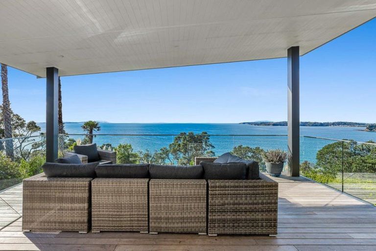 Photo of property in 102 Vipond Road, Stanmore Bay, Whangaparaoa, 0932