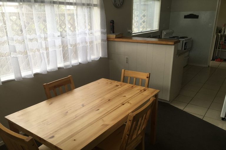 Photo of property in 1/20 Halldene Terrace, Red Beach, 0932