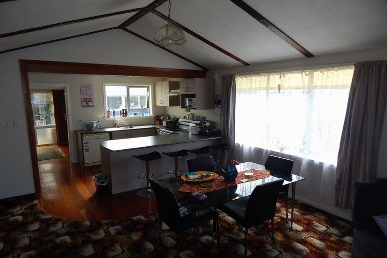 Photo of property in 60 Stanners Street, Eltham, 4322