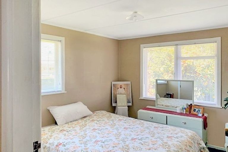 Photo of property in 33 Lister Crescent, Maraenui, Napier, 4110