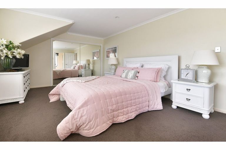 Photo of property in 16 Millennial Way, Orewa, 0931