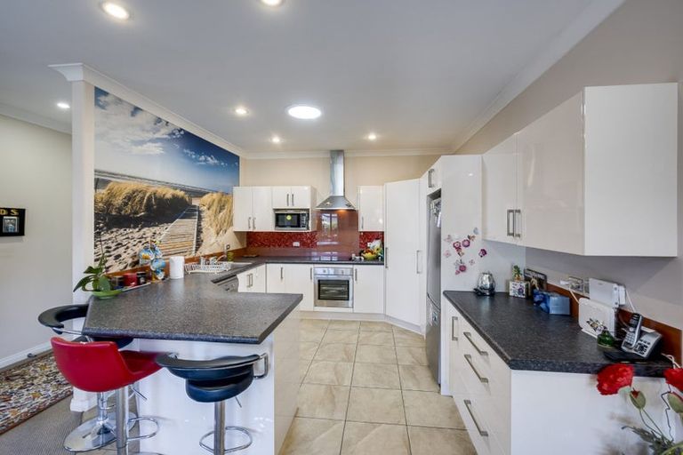 Photo of property in 18 Portland Place, Poraiti, Napier, 4112