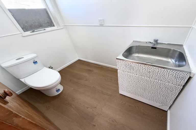 Photo of property in 93 Fairview Avenue, Fairview Heights, Auckland, 0632