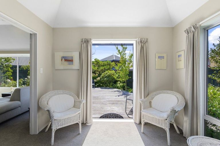 Photo of property in 1 Kelson Lane, Ilam, Christchurch, 8041