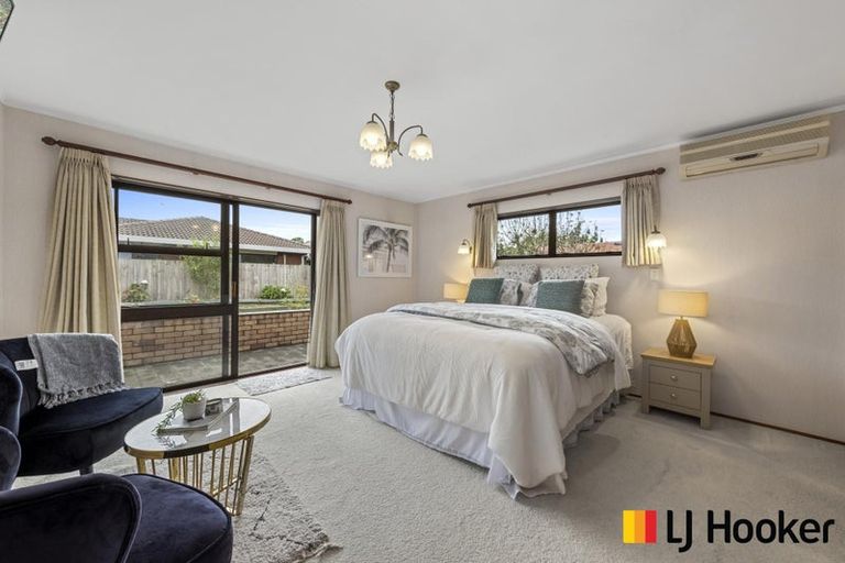 Photo of property in 12 Carlinka Place, Conifer Grove, Takanini, 2112